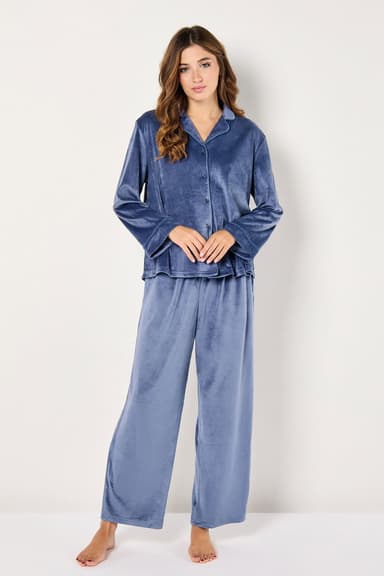 Fleece Pyjama Set with a Classic Cut
